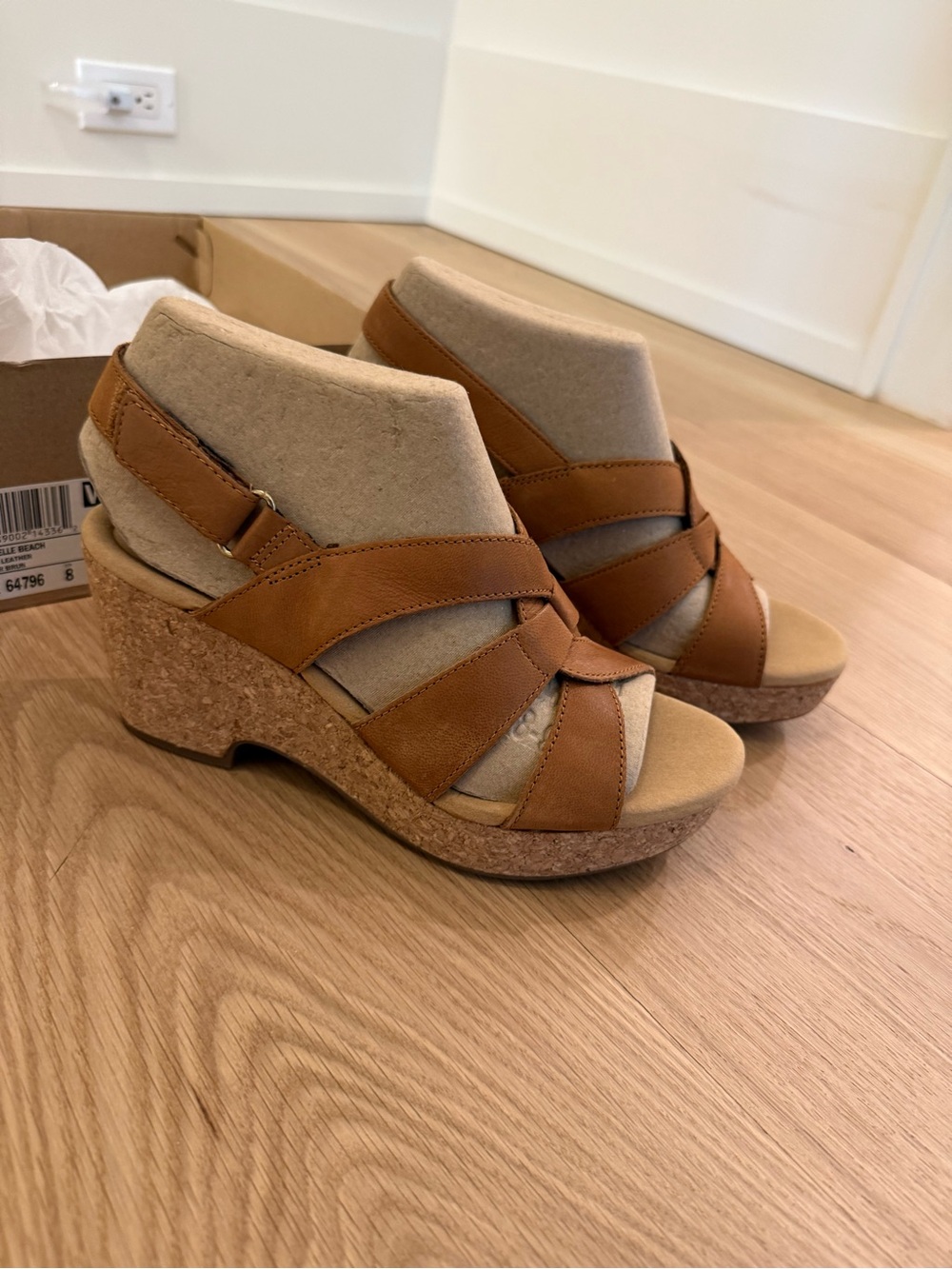 Clarks sz 8 wedge nude sandal Giselle